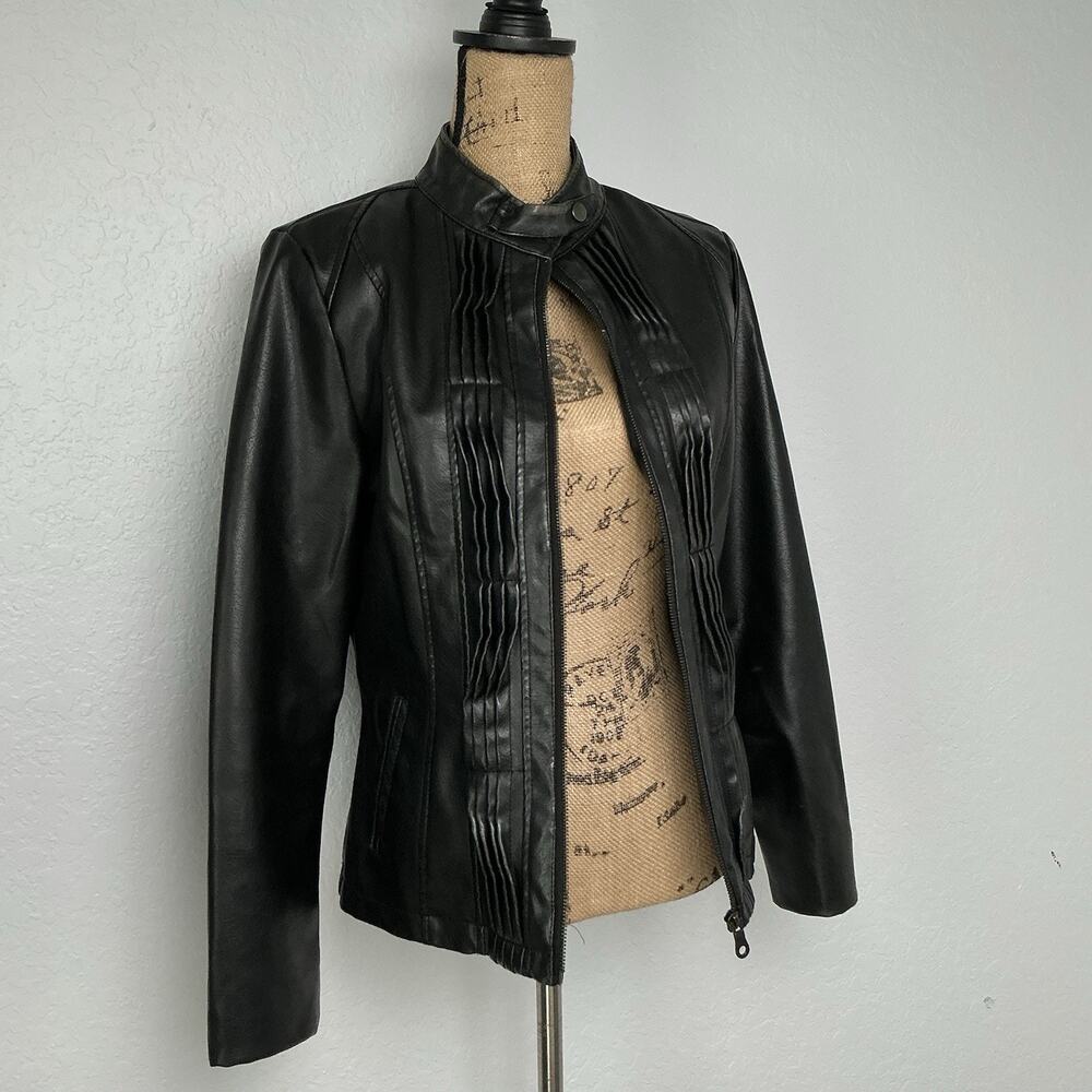 Frida Black Faux Leather Biker Moto Jacket Pleated Front Size Women’s Medium